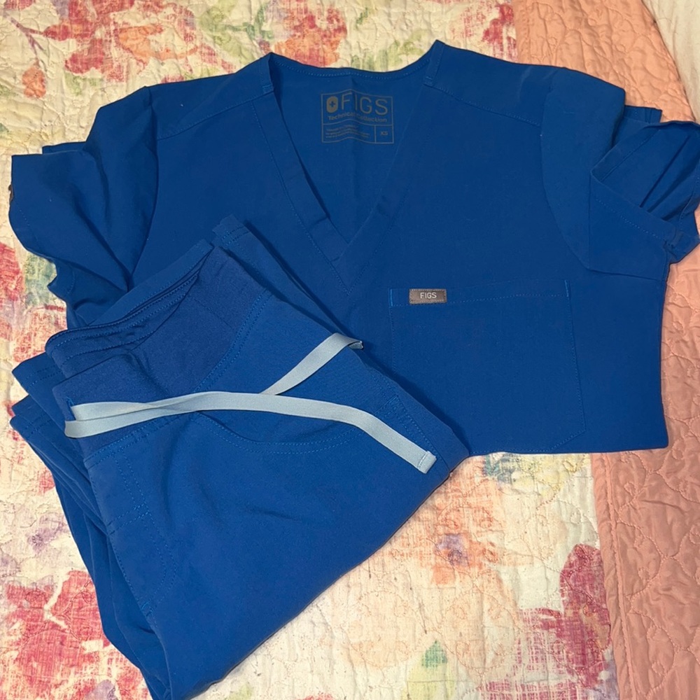 Figs scrubs
